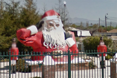 Ho Ho Ho! Giant Santas!